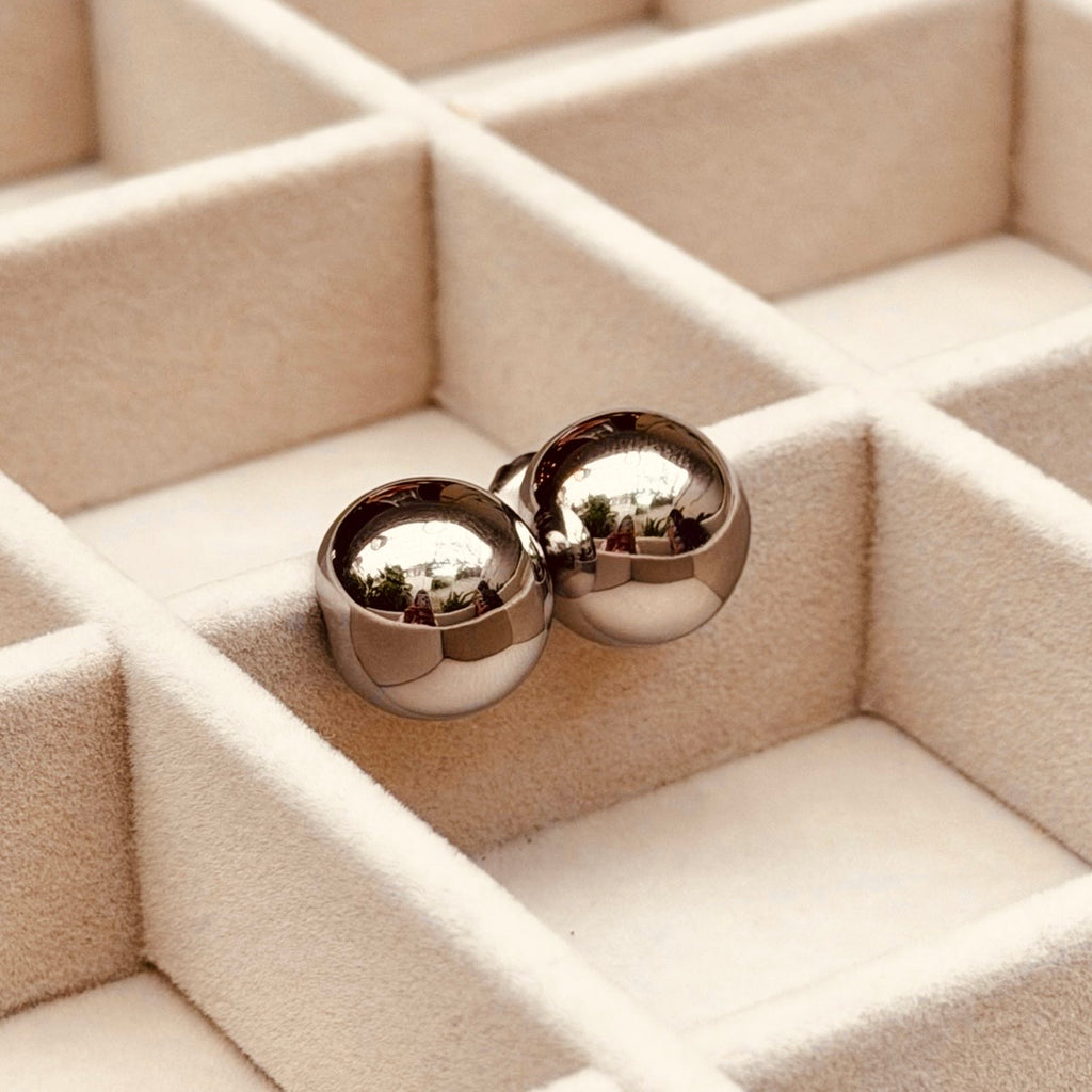 Silver Dots